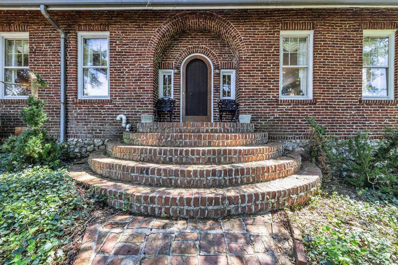 680 Crest Road - Photo 1