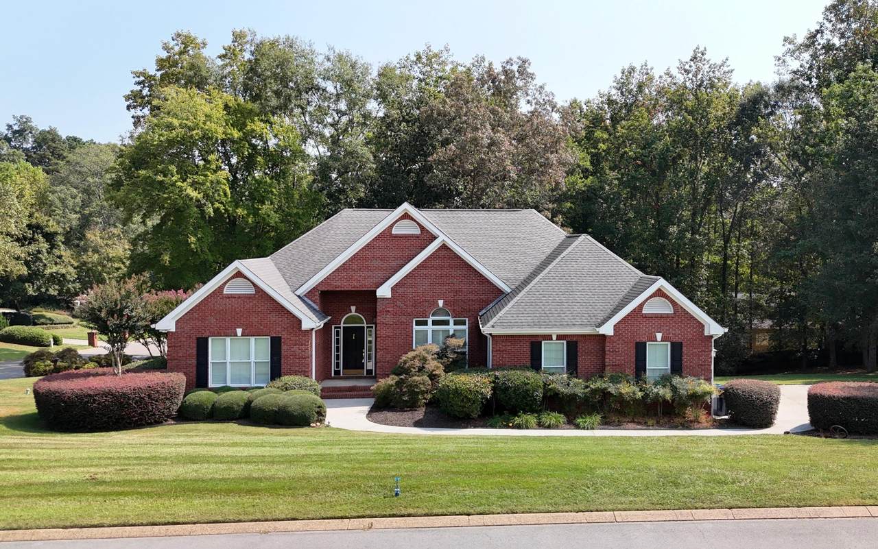 201 Tennant Circle - Photo 1