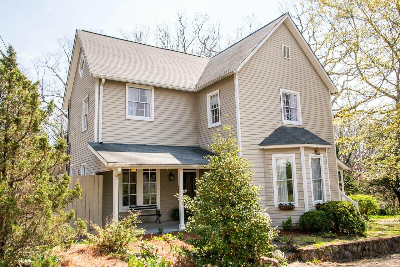 105 Forrest Avenue - Photo 1