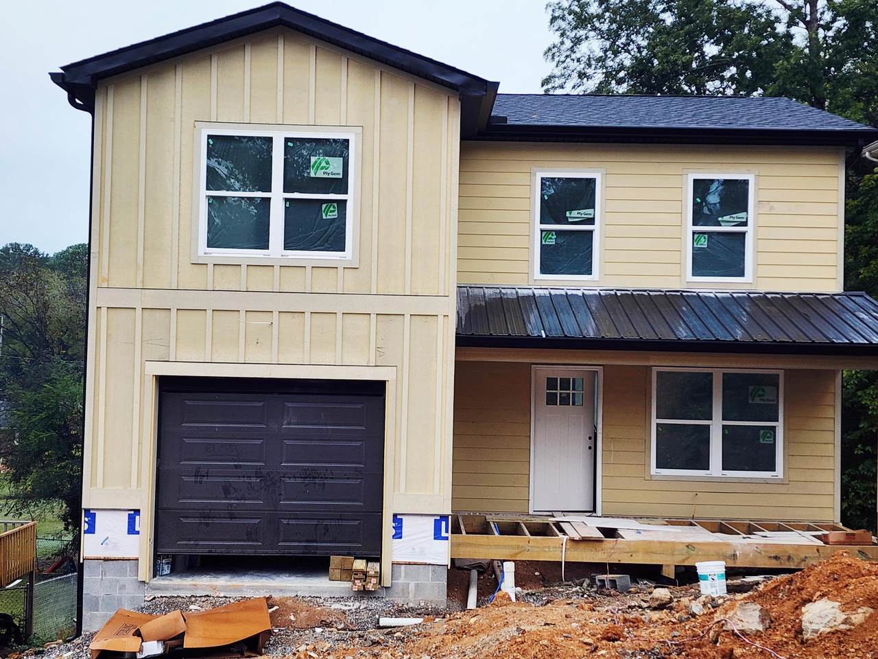 705 Hargraves Avenue - Photo 1