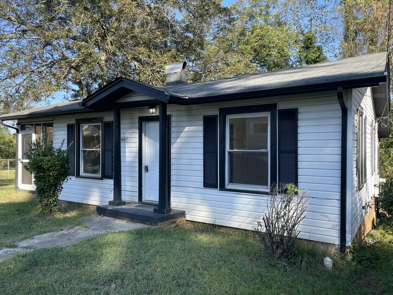 2607 Andrews Street - Photo 1