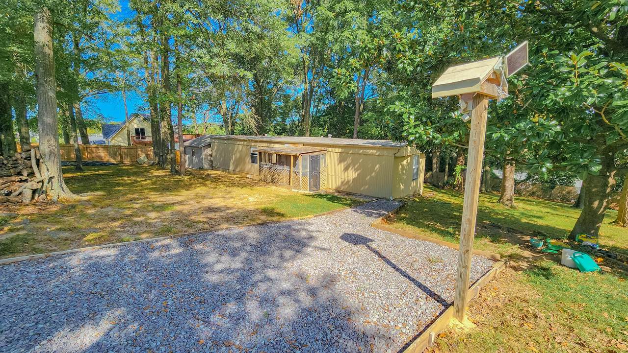 404 Paige Street - Photo 1