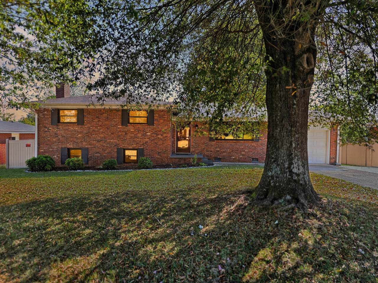 8 Phillips Drive - Photo 1