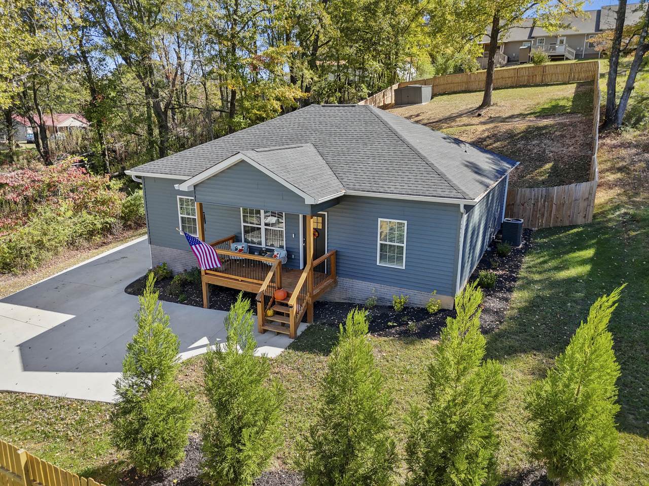 895 Lang Street - Photo 1