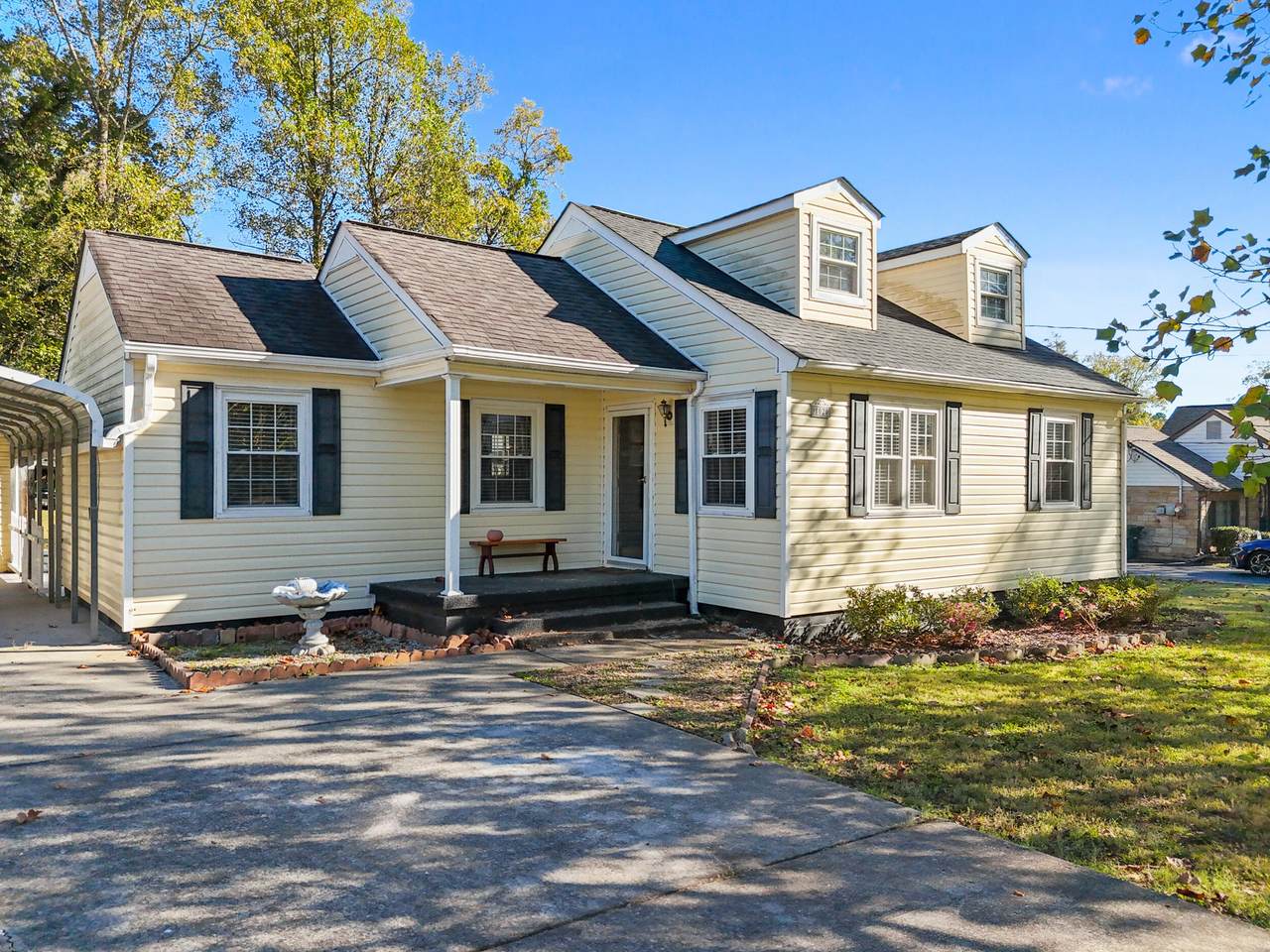 1020 Stanley Avenue - Photo 1