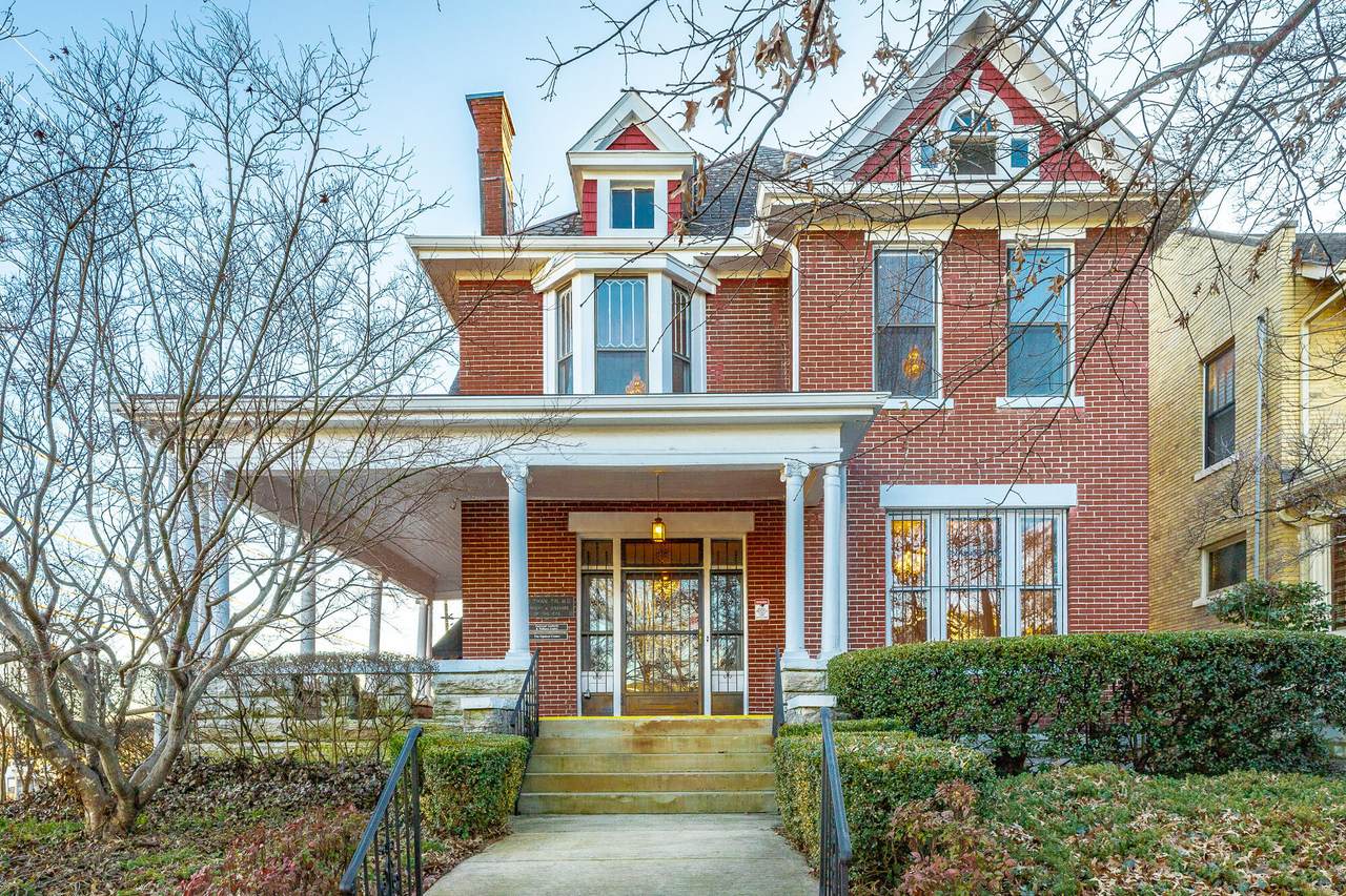 930 Oak Street - Photo 1