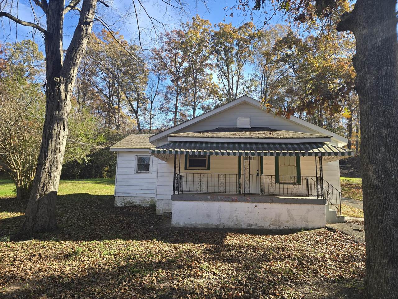 2256 Waring Road - Photo 1