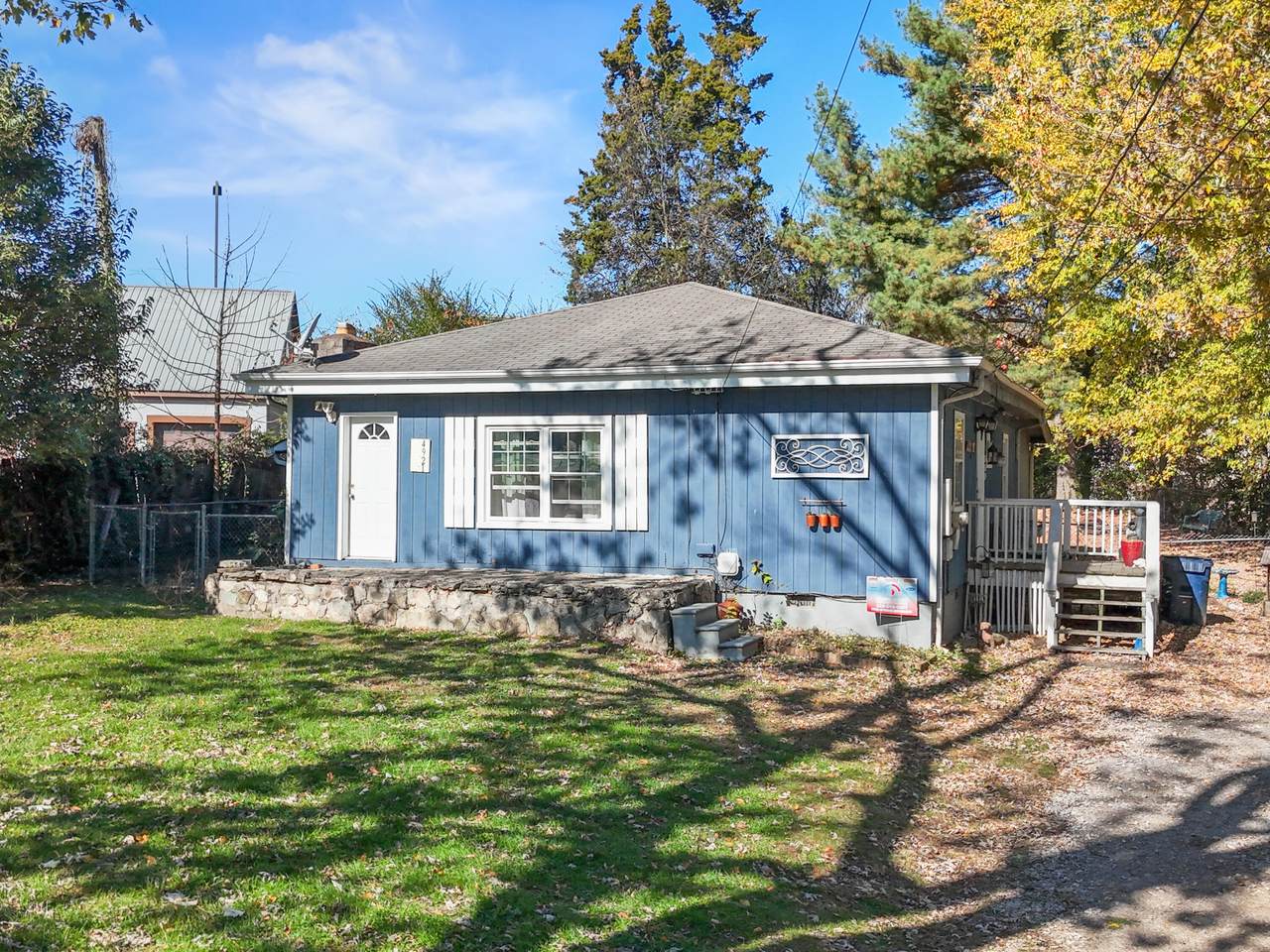 4921 Court Drive - Photo 1