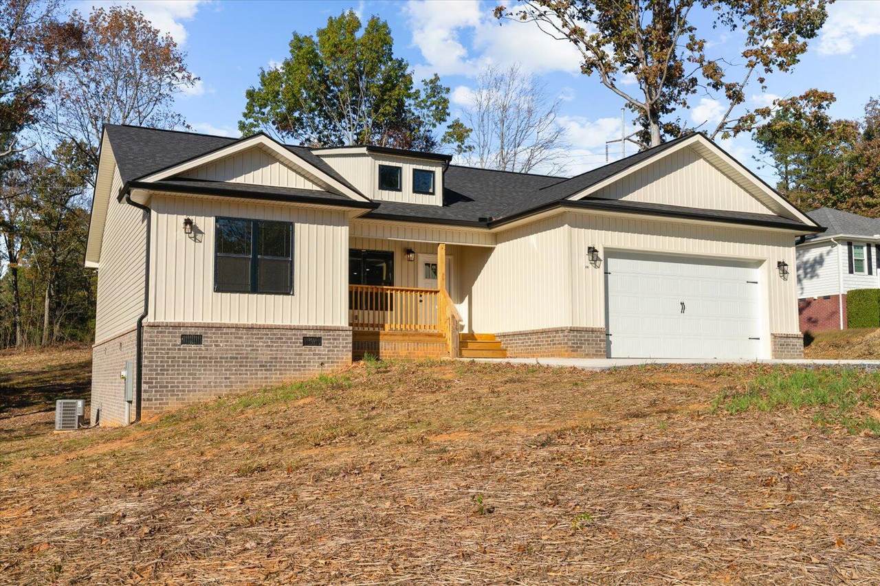 216 Earls Way - Photo 1