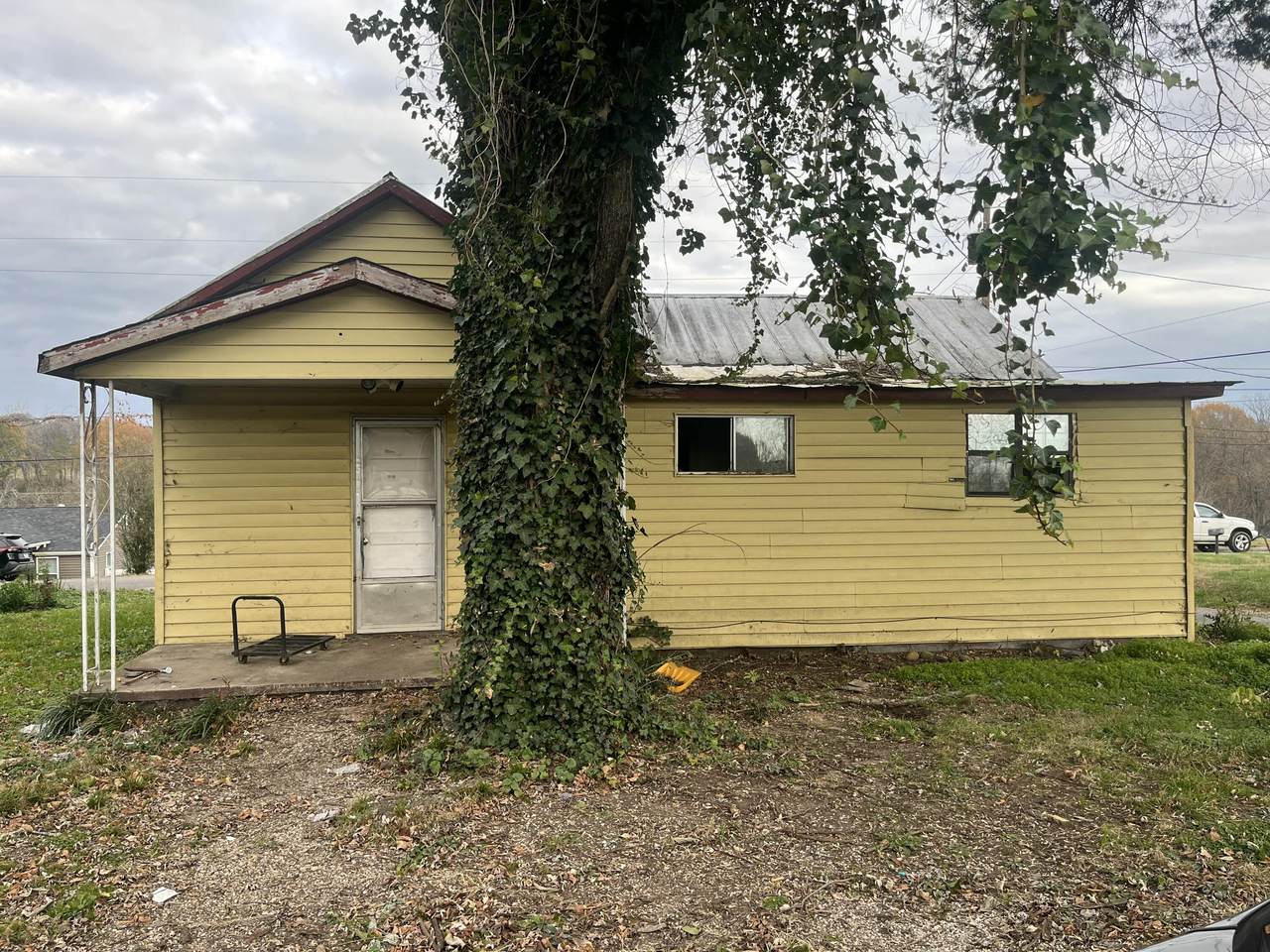 701 Childress Avenue - Photo 1