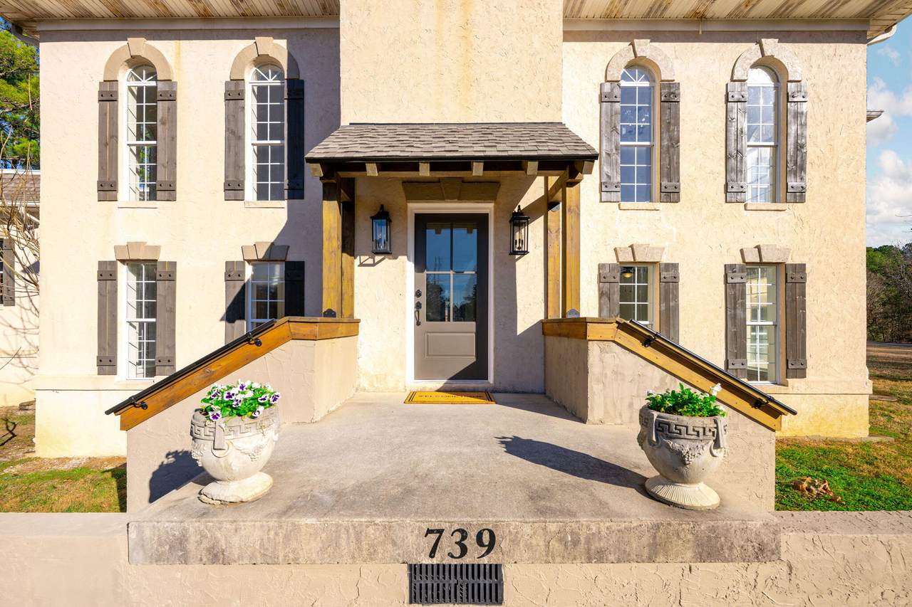 739 Central Way - Photo 1