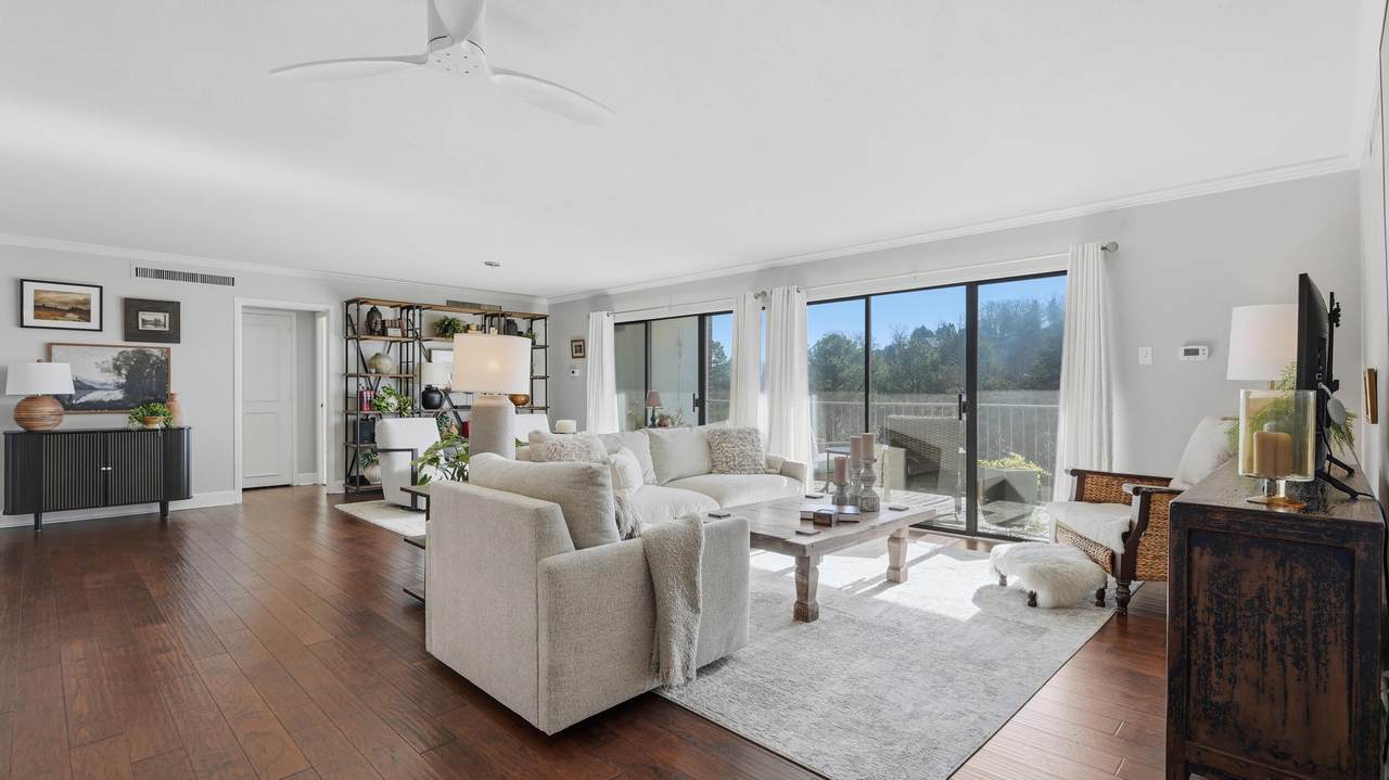 1414-407+409 Continental Drive - Photo 1