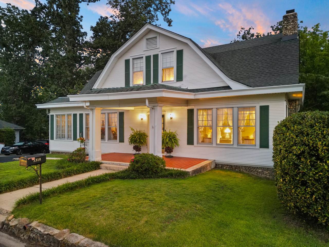 3310 Alta Vista Drive - Photo 1