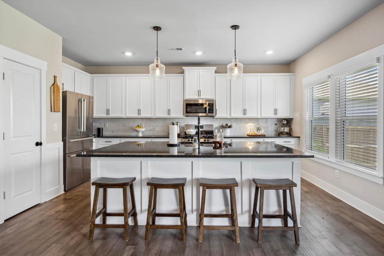 8517 Kensley Lane - Photo 1