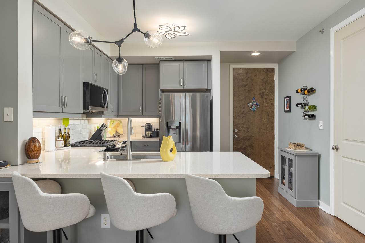 200-Apt 629 Manufacturers Road - Photo 1