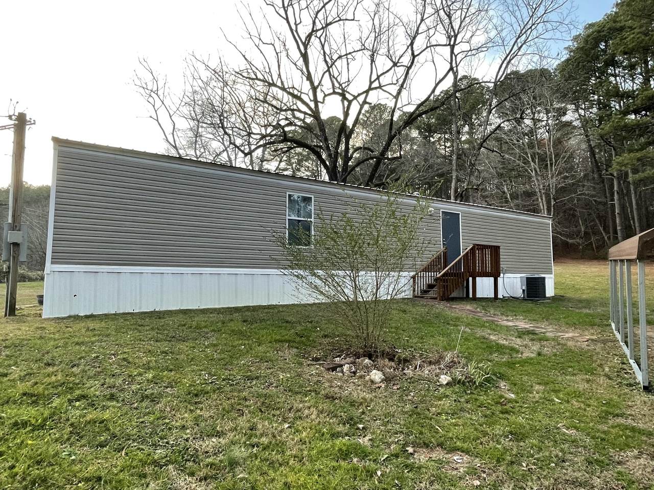 10025 E Hwy 136 - Photo 1