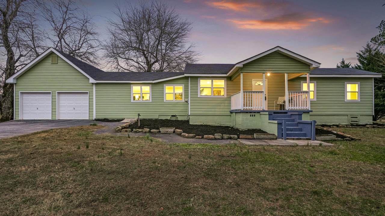 11119 London Lane - Photo 1