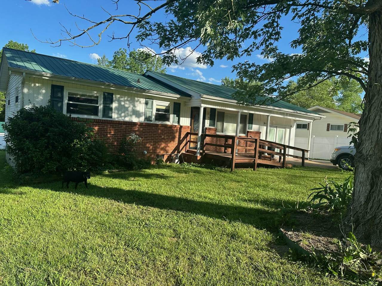 407 Standifer Circle - Photo 1