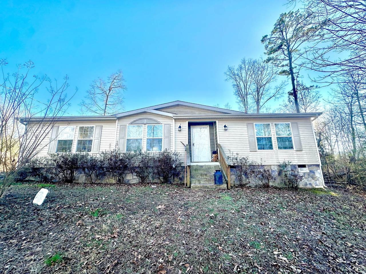 1209 Daniels Road - Photo 1