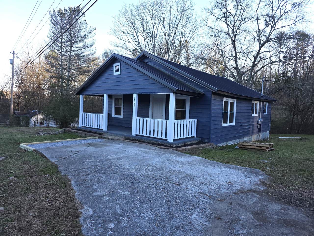 1009 Main Street - Photo 1