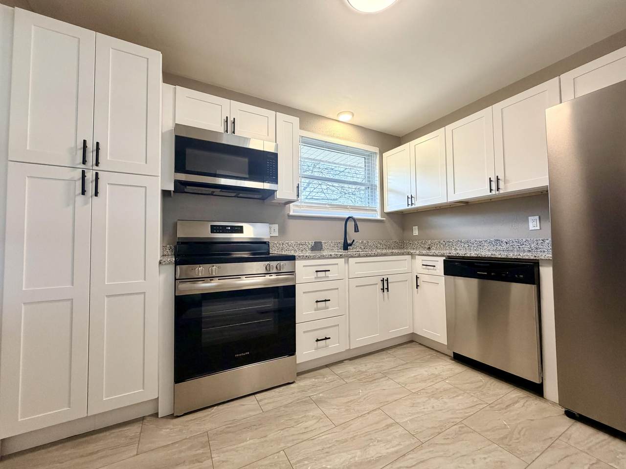 71 Elaine Circle - Photo 1