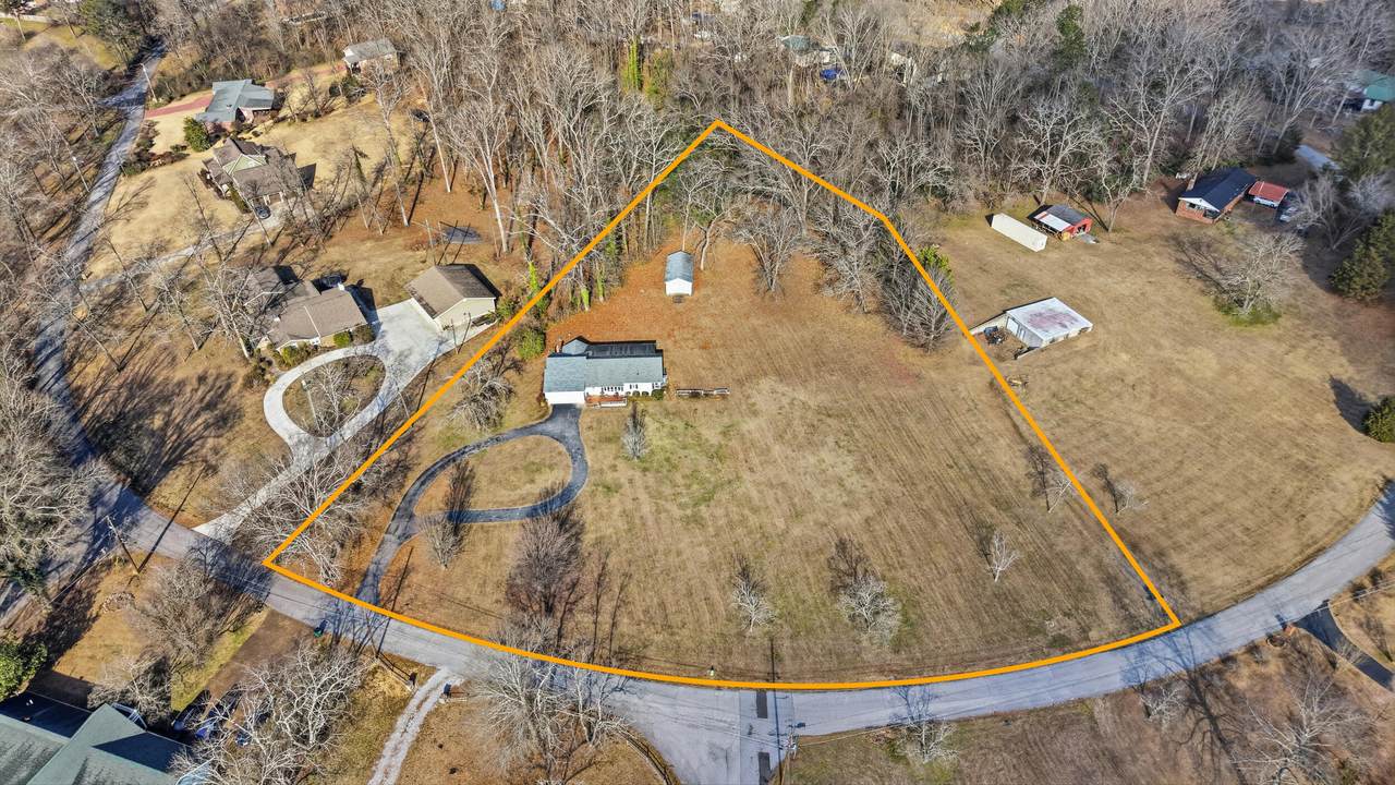 2031 Carolana Circle - Photo 1