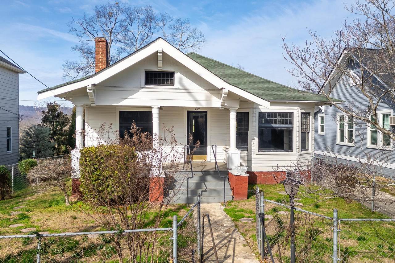 619 Forest Avenue - Photo 1
