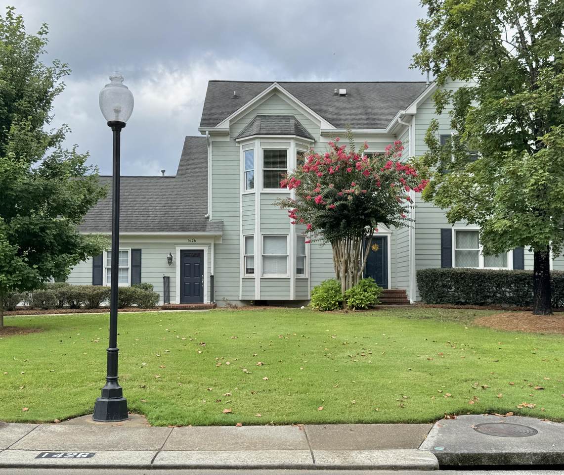 1426 Heritage Landing Drive - Photo 1