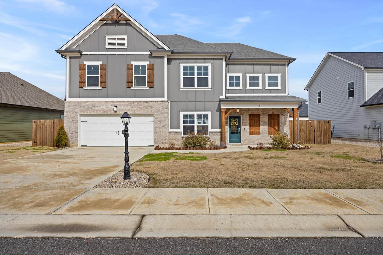 5-51 Winchester Drive - Photo 1