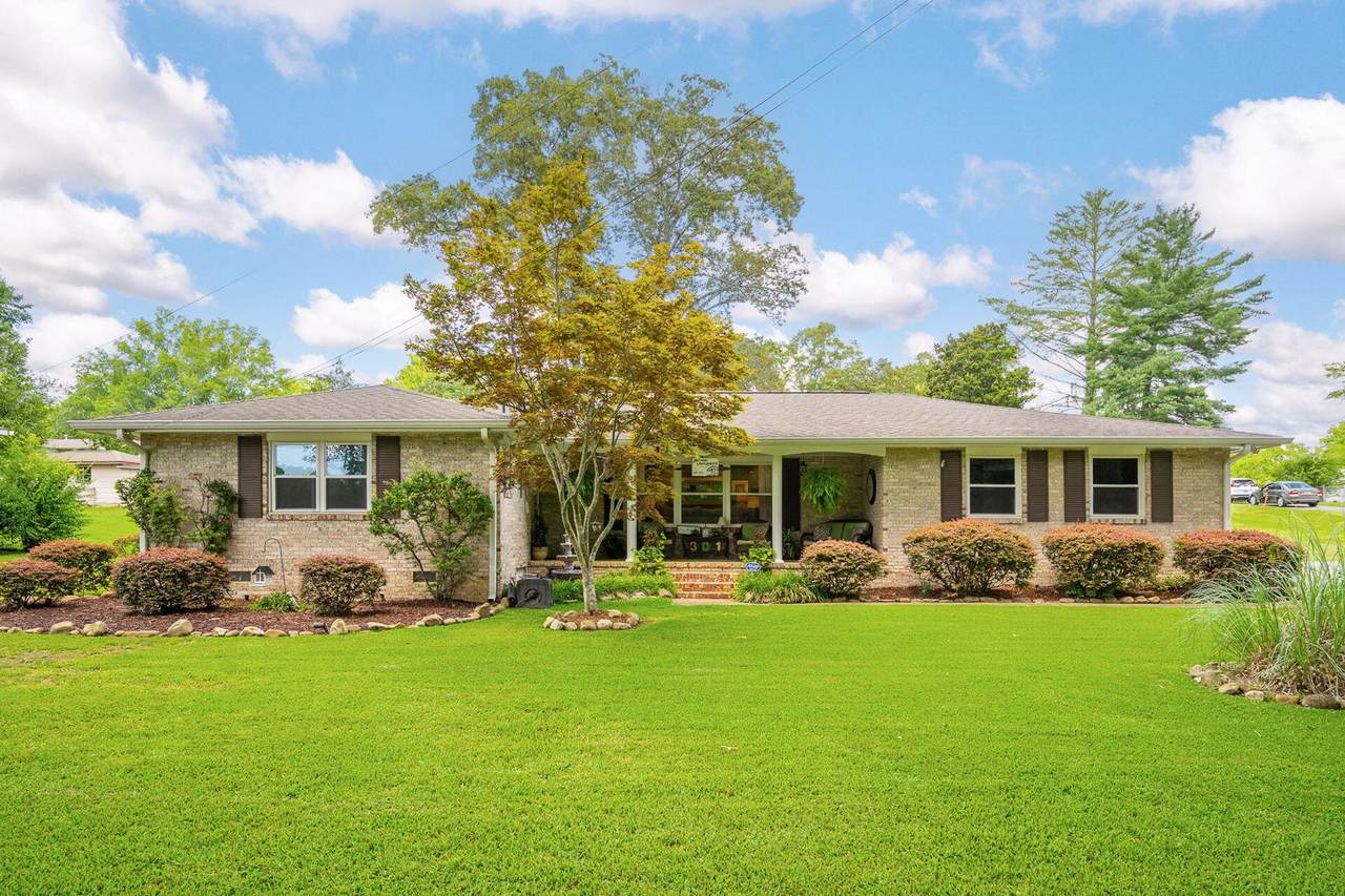 301 Clebourne Avenue - Photo 1