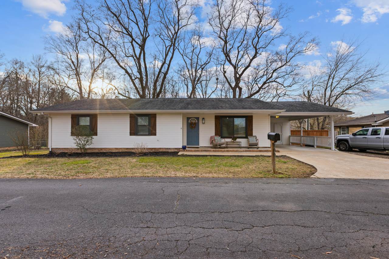 409 Elder Avenue - Photo 1