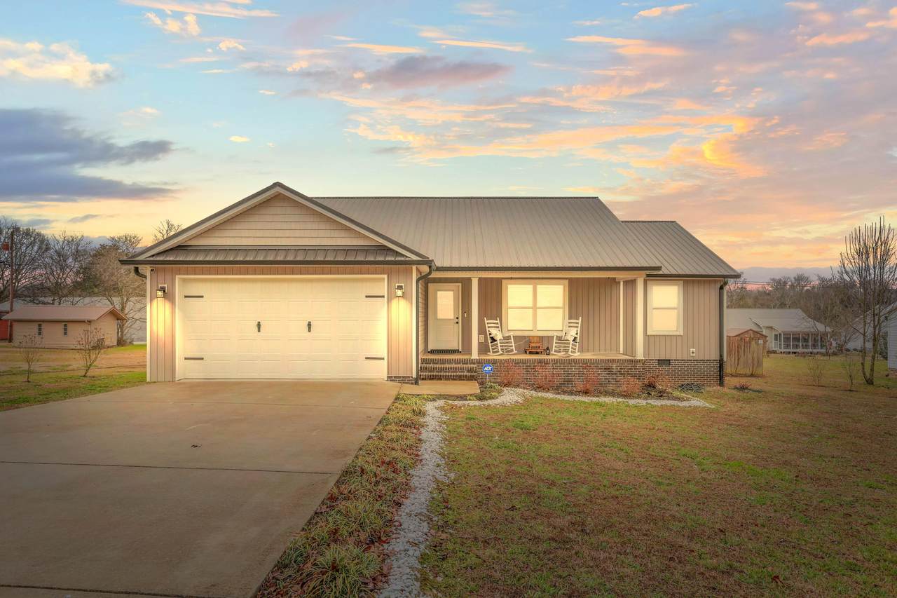 453 Hill Circle - Photo 1