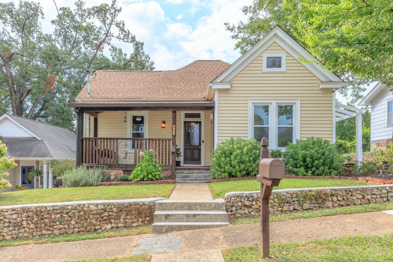 608 Colville Street - Photo 1