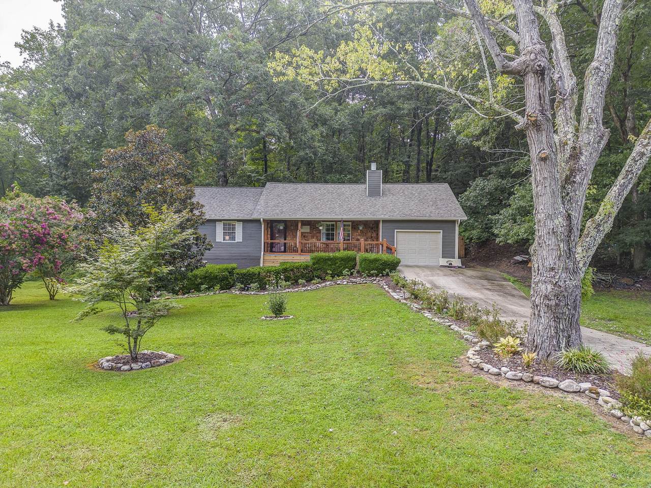4424 Trailwood Drive - Photo 1