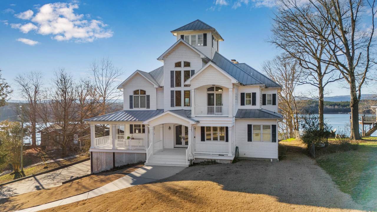 14302 Bluffview Drive - Photo 1