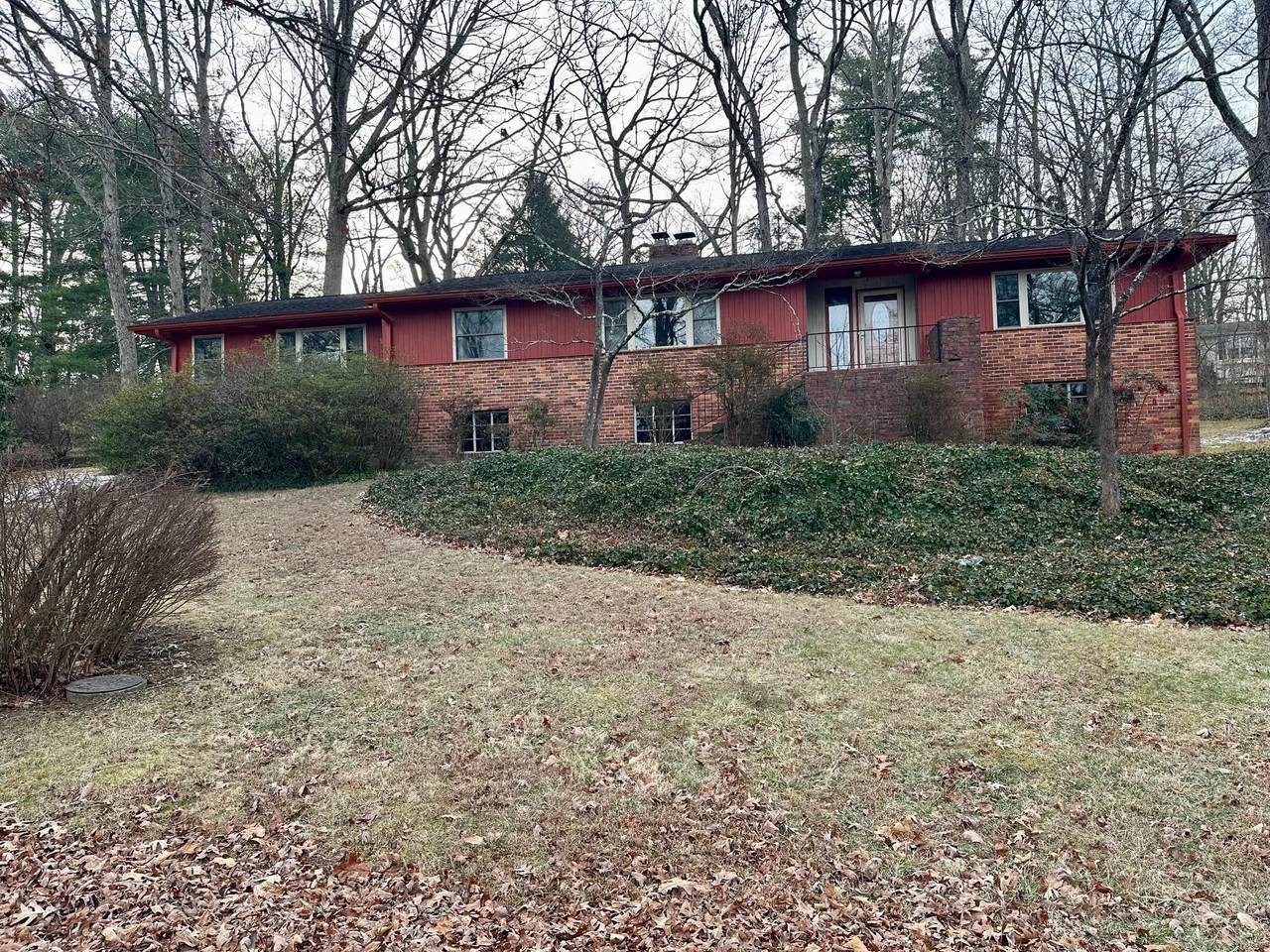 302 Arrow Drive - Photo 1