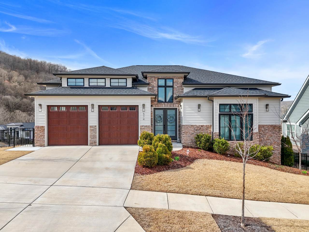 574 Clingmans Lane - Photo 1
