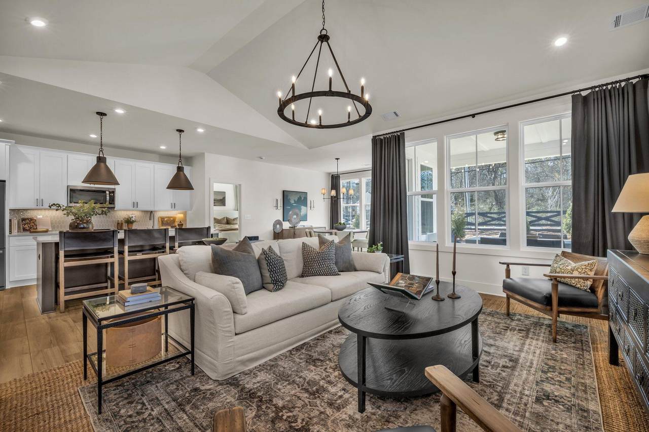 2608-11 Butlers Green Circle - Photo 1