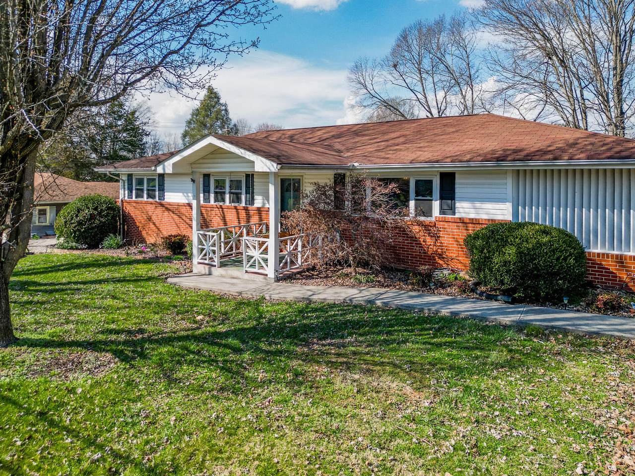 614 Elizabeth Street - Photo 1