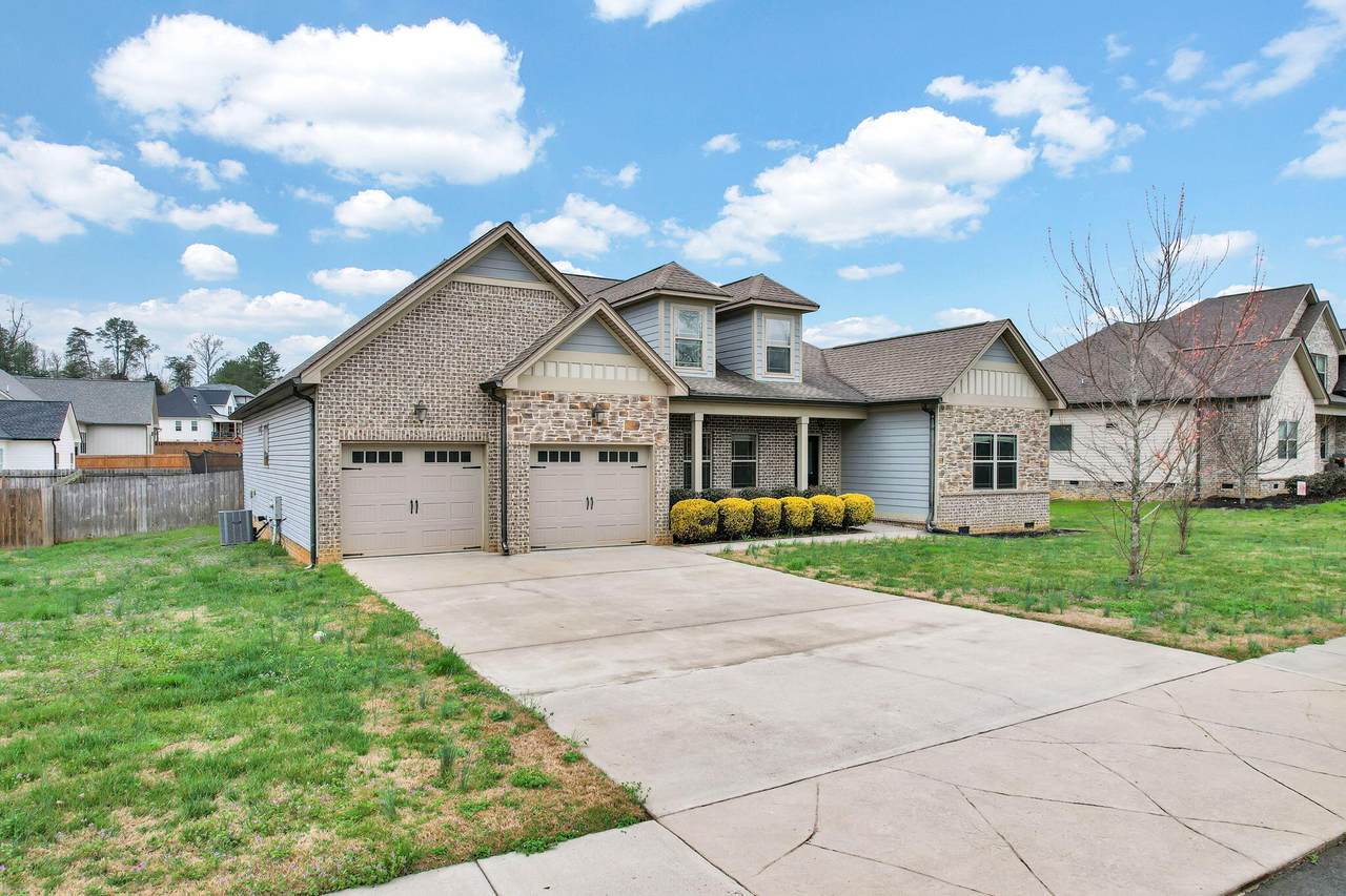 210 Winding Glen Drive - Photo 1