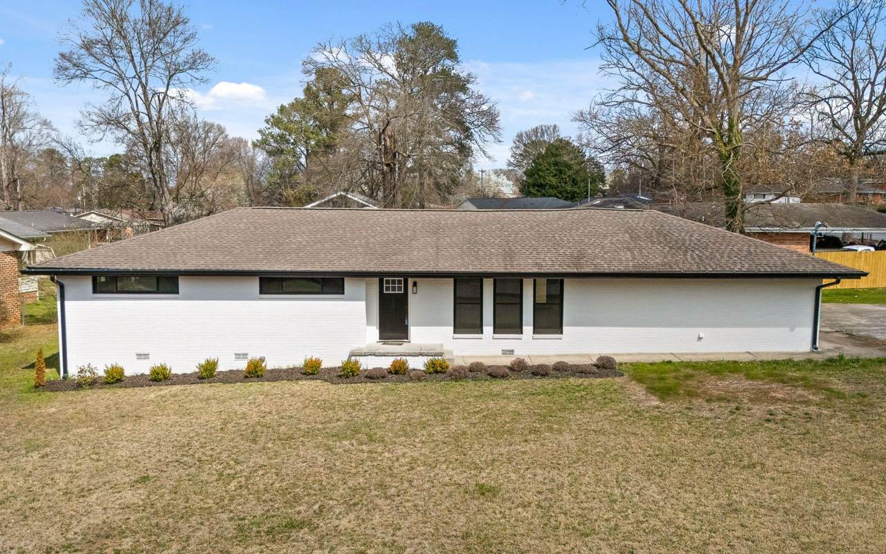 47 Elaine Circle - Photo 1