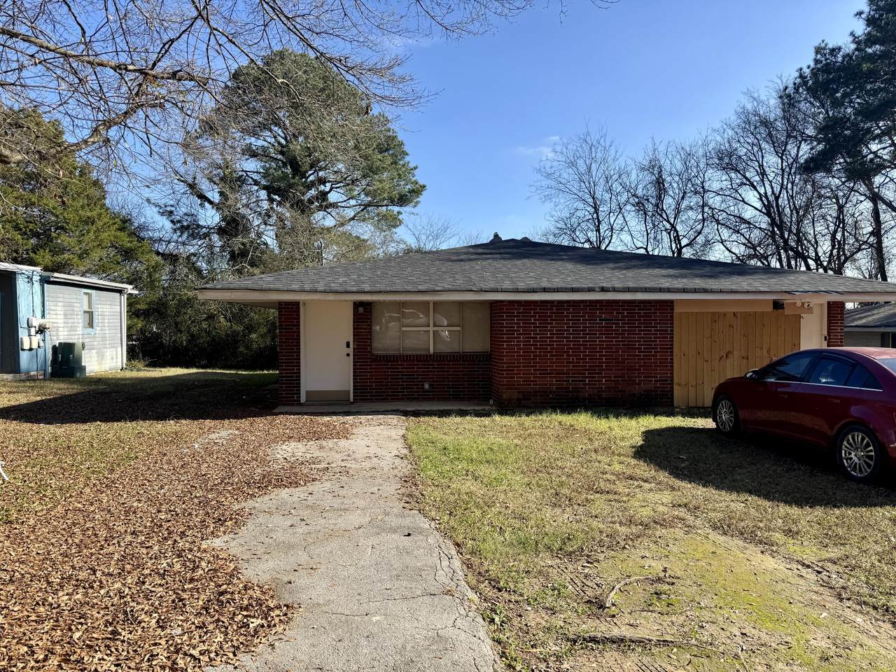 1014 Larchmont Drive - Photo 1