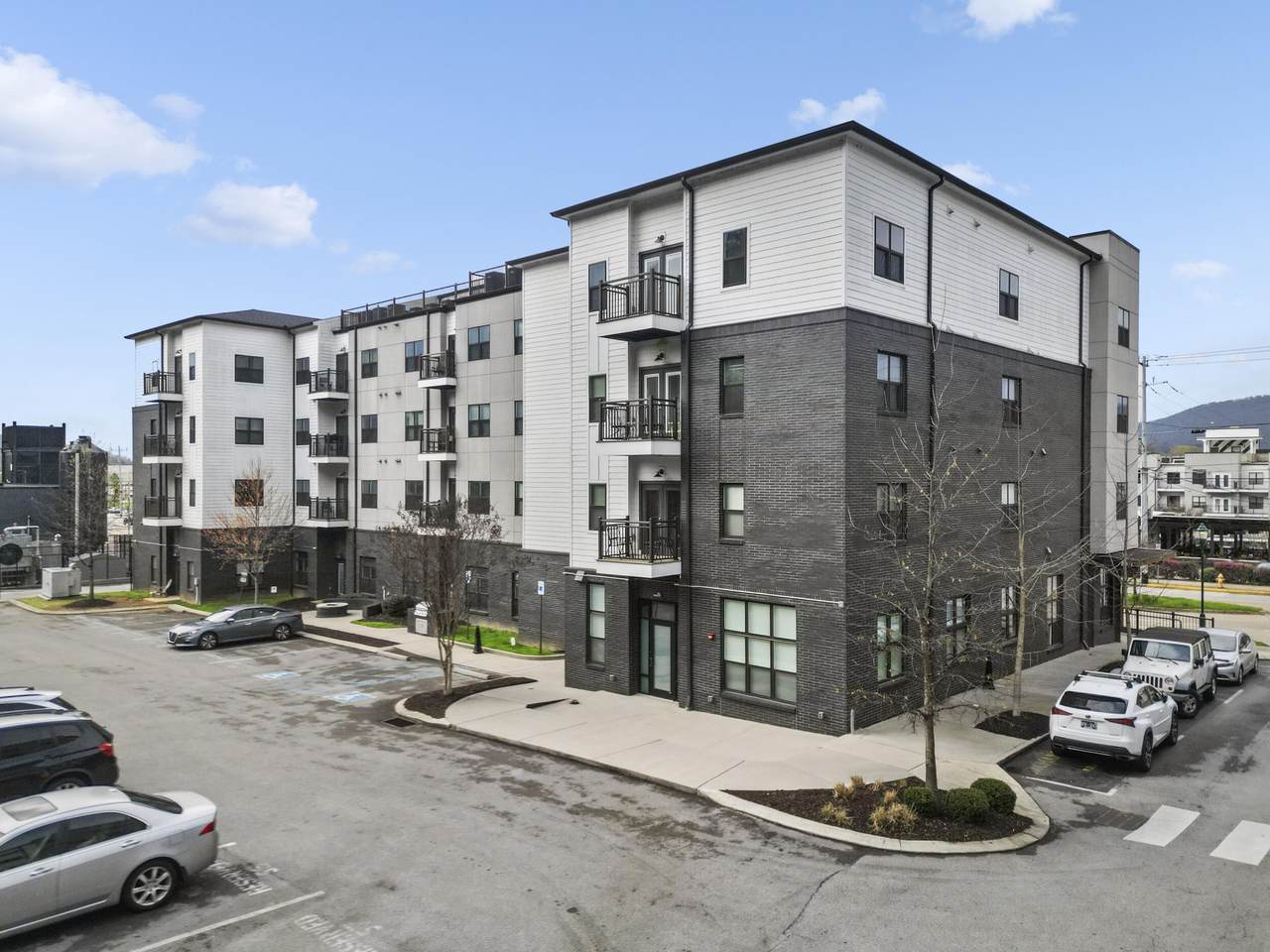 804-302 Riverfront Parkway - Photo 1