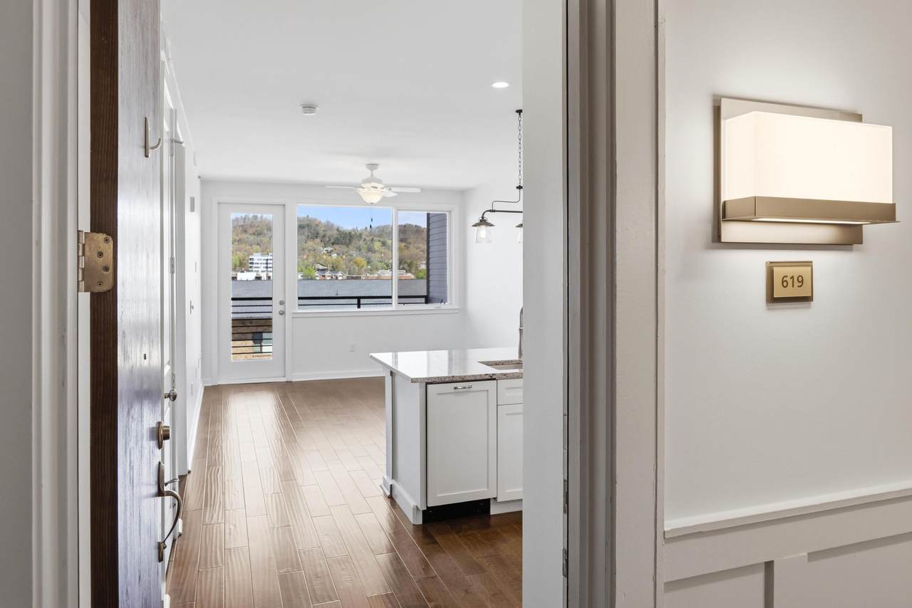 200-Apt 619 Manufacturers Road - Photo 1