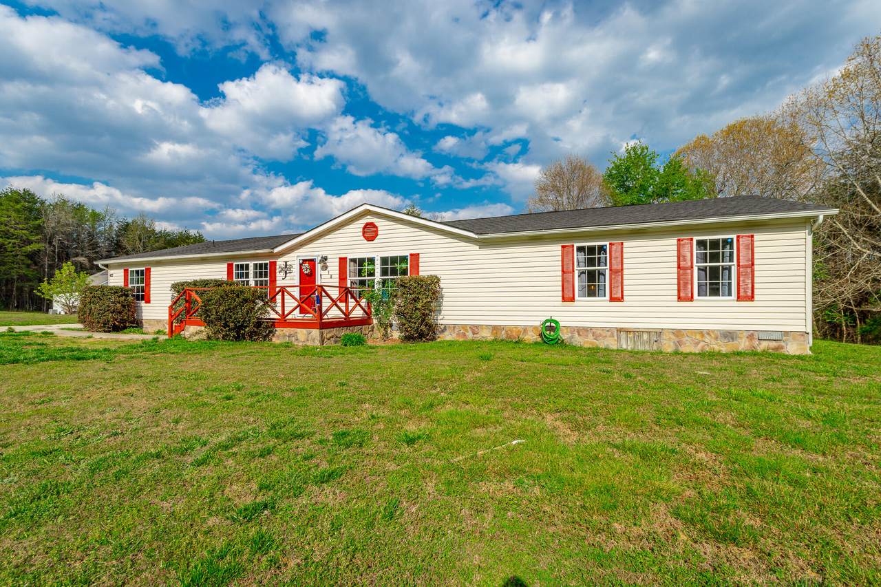 218 Edgewater Drive - Photo 1