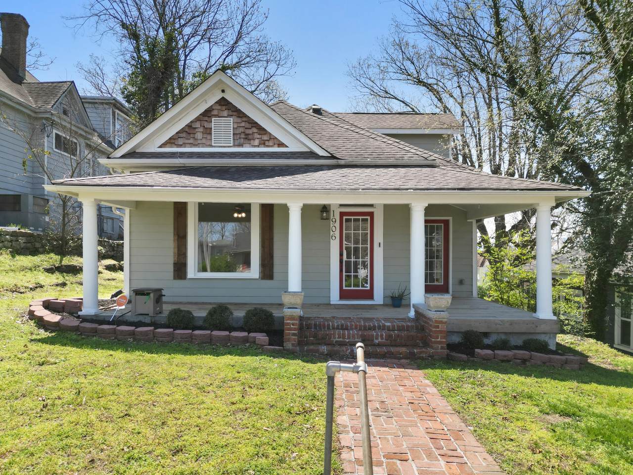 1906 Vine Street - Photo 1