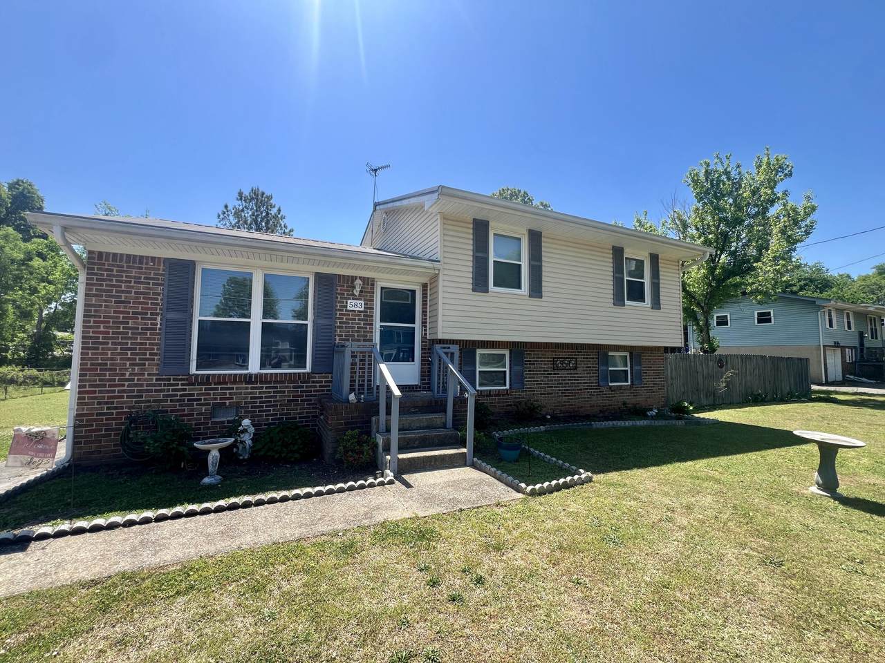 583 Pinewood Circle - Photo 1