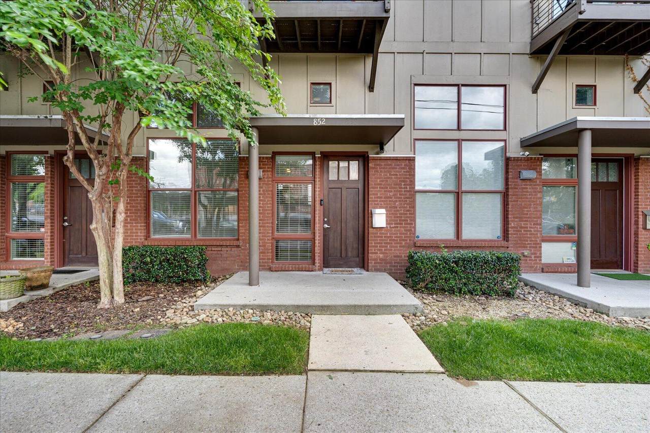 852 8th Street - Photo 1