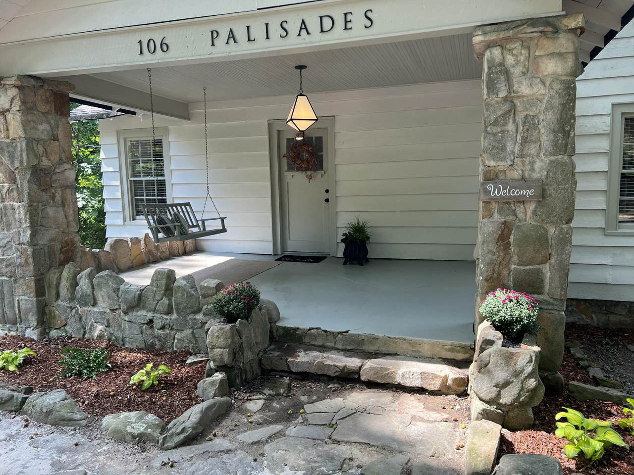 106 Palisades Drive - Photo 1