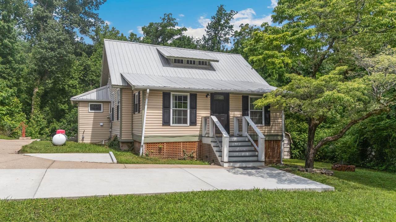 4675 University Drive - Photo 1
